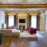 Palazzo Massimo Boutique Piazza Venezia Guest house 4*