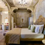 Palazzo Massimo Boutique Piazza Venezia Guest house