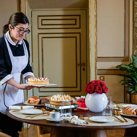 Palazzo Massimo Boutique Piazza Venezia Guest house 4*